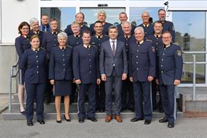 Innenminister Peschorn mit den Führungskräften der Landespolizeidirektion Steiermark.