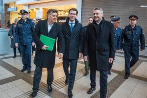 Bundeskanzler Sebastian Kurz, Vizekanzler Werner Kogler und Innenminister Karl Nehammer besuchten am 14. Jänner 2020 die Polizeiinspektion am Westbahnhof.