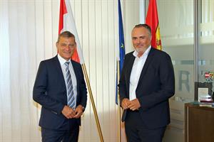 Fototermin nach dem Arbeitsgespräch: Generalsekretär Helmut Tomac und Landeshauptmann Hans-Peter Doskozil.