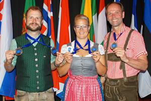 Die Medaillengewinnerin und -gewinner bei der 17. Europäischen Polizeimeisterschaft: Rene Wankmüller (2 x Bronze), Sonja Jammerbund (1 x Silber und 1 x Bronze) und Alois Fink (1 x Bronze).
