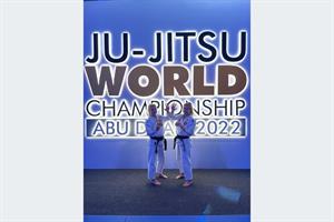 Mirnesa und Mirneta Becirovic holen den 10. Jiu Jitsu-Weltmeistertitel im Duo-Bewerb.