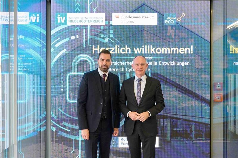 IV-NÖ-Präsident Kari Ochsner und Innenminister Gerhard Karner im Haus der Digitalisierung in Tulln.