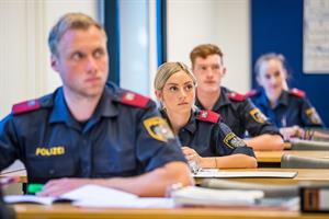 190 Polizeischülerinnen und -schüler beginnen im März 2024 ihre Ausbildung.