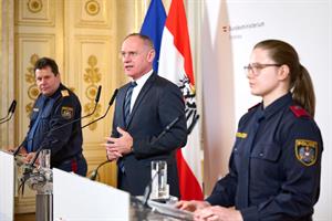 Innenminister Gerhard Karner bei der Ankündigung der Personaloffensive der Bundespolizei.