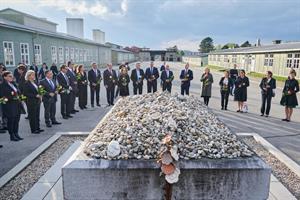 "Die Gedenkstätte Mauthausen ist der zentrale Ort der Erinnerung an die NS-Verbrechen in Österreich", sagte Innenminister Gerhard Karner.