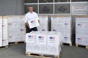 In seiner Zuständigkeit für die internationale Katastrophenhilfe schickt das Innenministerium 1.000 Hygienepakete zur Unterstützung von insgesamt 5.000 Personen mit Gütern des täglichen Bedarfes.