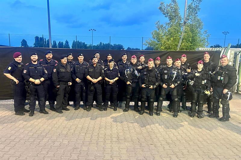 Die österreichische Polizei unterstützte ungarische Beamtinnen und Beamte beim Conference-League-Spiel Györi ETO gegen SK Rapid Wien.