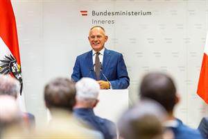 Innenminister Gerhard Karner betonte die Reformwilligkeit der Mitarbeiterinnen und Mitarbeiter.