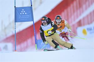 Veronika und Elisabeth Aigner beim Paralympic-Weltcup in der Schweiz.
