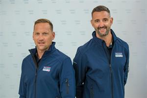 Clemens Doppler und Alexander Horst, ehemaliges Beachvolleyball-Doppel, geben im offiziellen Polizei-Podcast "Funkspruch an Alle" Einblicke in das Leben von Polizei-Spitzensportlern.