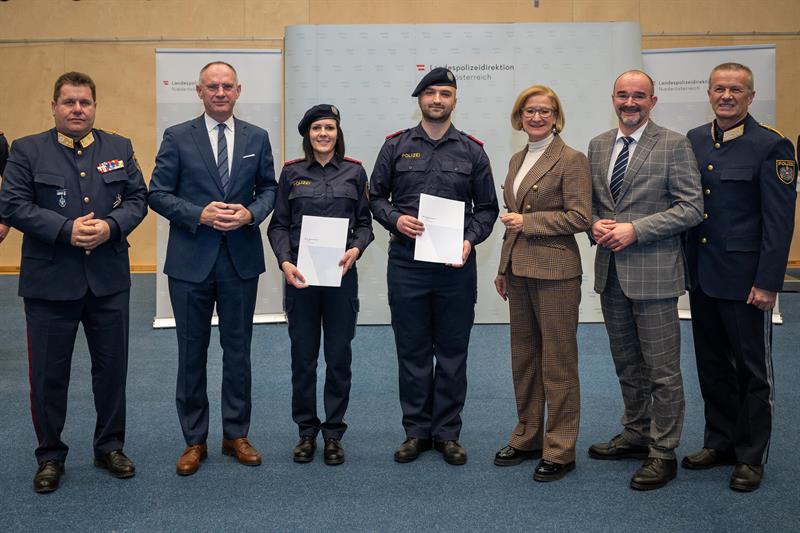 Das Land Niederösterreich freut sich über eine signifikante Personalverstärkung: 52 neue Polizeibedienstete wurden am 22. Jänner 2024 ausgemustert, 114 Polizeischülerinnen und -schüler angelobt.