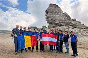 Internationale Kooperation  vor dem Wahrzeichen Sphinx von Bucegi