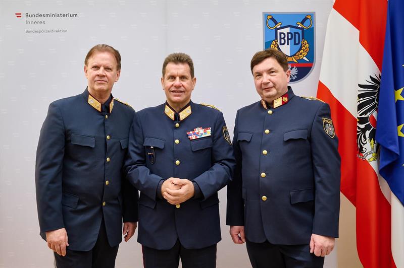 Brigadier Marius Gausterer, Bundespolizeidirektor Michael Takács und Oberst Hermann Zwanzinger.