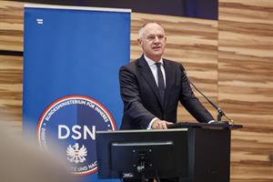 Innenminister Gerhard Karner beim siebten Präventionsgipfel in Wien.