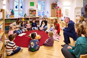Innenminister Gerhard Karner zu Besuch im BMI-Betriebskindergarten.