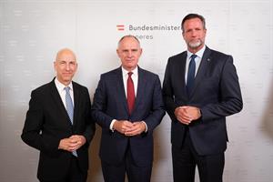 Gouverneur Martin Kocher, Innenminister Gerhard Karner und Bundeskriminalamtsdirektor Andreas Holzer.
