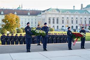 Seit 1945 haben 392 Polizistinnen, Polizisten und Gendarmeriebedienstete in Erfüllung ihrer Pflicht ihr Leben verloren, 170 davon bis zum Jahr 1955.