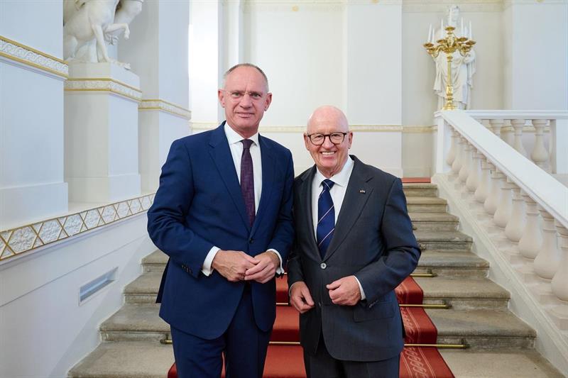 Innenminister Gerhard Karner und Präsident Stefan Karner im Innenministerium.
