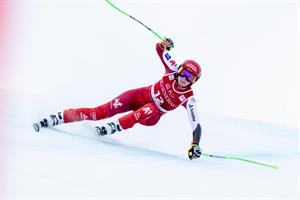 Polizeispitzensportlerin Cornelia Hütter auf ihrem Weg zum Abfahrtssieg in Val d'Isere.