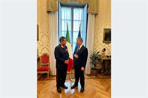 Bundespolizeidirektor Michael Takács im Gespräch mit dem Generalsekretär des Senats, Federico Silvio Toniato.