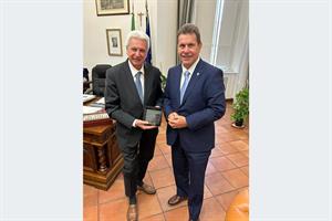Bundespolizeidirektor Michael Takács mit Präfekt Annunziato Vardè.