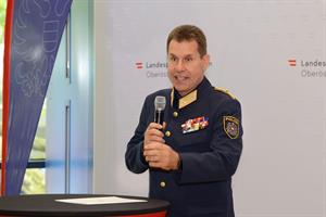 Bundespolizeidirektor Michael Takacs fand persönliche und anerkennende Worte für Karoline Stumptner.