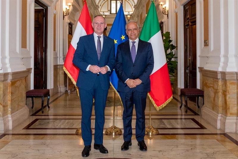 Innenminister Gerhard Karner war am 19. November 2025 zu einem Arbeitsgespräch bei seinem italienischen Amtskollegen Matteo Piantedosi in Rom.