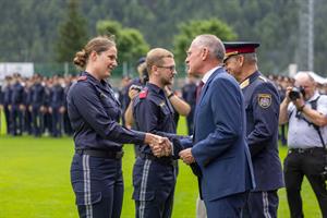 Am 14. Juli 2026 wurden im Sport- und Veranstaltungszentrum Imst 155 Polizistinnen und Polizisten angelobt bzw. ausgemustert.