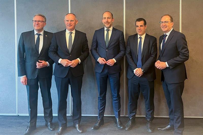 Innenminister Gerhard Karner mit seinen Amtskollegen aus Griechenland (Thanos Plevris), Dänemark (Morten Bodskov), den Niederlanden (Bart van den Brink) und Deutschland (Alexander Dobrindt).