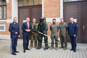 Das Bundesministerium für Inneres investiert weiter gezielt in den Schutz der Polizistinnen und Polizisten sowie der Spezialkräfte.