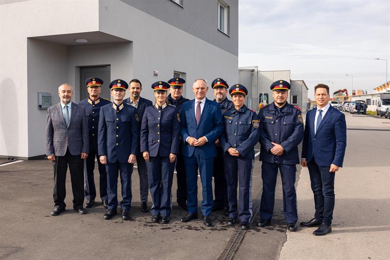Innenminister Gerhard Karner eröffnete am 21. Oktober 2025 die neue Polizeiinspektion Großweikersdorf im Bezirk Tulln, Niederösterreich.