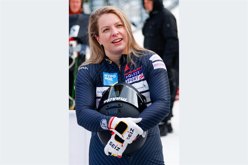 Katrin Beierl, seit 2020 Mitglied des Polizeispitzensportkaders des BMI, belegte beim Monobob-Weltcup in St. Moritz am Samstag Platz drei. In der EM-Wertung holte sie sich damit die Silbermedaille.