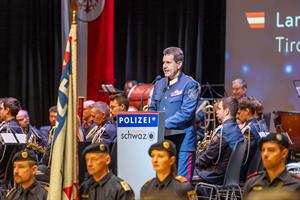 Bundespolizeidirektor Michael Takács würdigte die Leistungen der Absolventinnen und Absolventen.