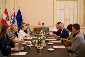 Im Fokus der Gespräche standen unter anderem die Umsetzung des Asyl- und Migrationspakts, der Schutz der EU-Außengrenzen und das Thema Abschiebungen.
