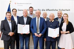 Generaldirektor Franz Ruf verabschiedet Hans-Peter Ludescher und Ernst Fischer in den Ruhestand.