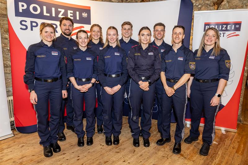 (v.l.n.r) Lara Wagner, David Gleirscher, Lisa-Marie Hirner, Lisa Schulte, Barbara Allmaier, Jonas Schuster, Riccarda Ruetz, Philipp Aschenwald, Clemens Aigner und Katrin Beierl.