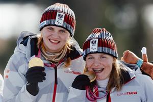 Polizeispitzensportlerin Veronika Aigner holte sich zusammen mit ihrem Guide Lilly Sammer am 10. März 2026 die dritte Medaille bei den Paralympischen Spielen.