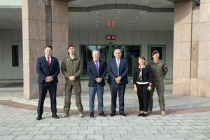 Während sich die künftigen Alpin-Trainer im Zillertal aufhielten, besuchte eine albanische Delegation das Einsatzkommando Cobra.