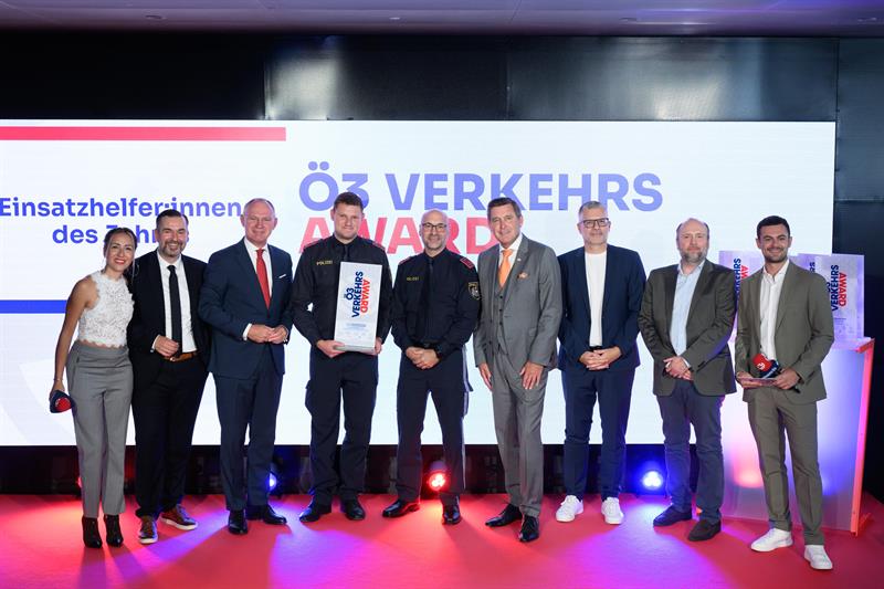 Für ihren außergewöhnlichen Einsatz wurden zwei Polizisten aus Oberösterreich mit dem Ö3-Verkehrsaward ausgezeichnet.