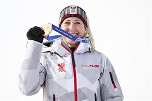 Cornelia Hütter gewann am 12. Februar 2026 im Super-G bei den Olympischen Winterspielen die Bronzemedaille.
