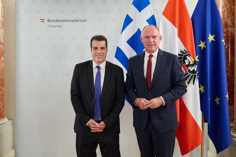 Innenminister Gerhard Karner traf am 22. September 2025 im Innenministerium den griechischen Migrations- und Asylminister Athanasios Plevris zu einem bilateralen Arbeitsgespräch.