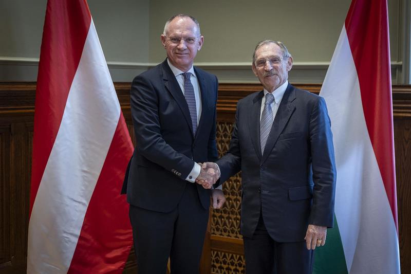Innenminister Gerhard Karner traf am 19. Jänner 2026 seinen ungarischen Amtskollegen Sándor Pintér zu Arbeitsgesprächen in Budapest.