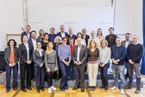 Vertreterinnen und Vertreter der Zivilgesellschaft sowie Führungskräfte des Bundesministeriums für Inneres nahmen an der 32. Sitzung des Zentralen Dialog Gremiums teil.