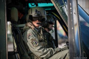 Hubschrauberpilotin Evelyn M. war schon als Jugendliche vom Milit&auml;r fasziniert: &bdquo;Ich wollte etwas Sinnvolles machen und einen Beitrag f&uuml;r unsere Gesellschaft leisten.&ldquo;