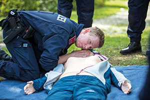 In der Online-Schulung des E-Campus wird von der Einleitung der Rettungskette bis zum Vorgehen bei speziellen Notf&auml;llen alles zum Thema Erste Hilfe behandelt.