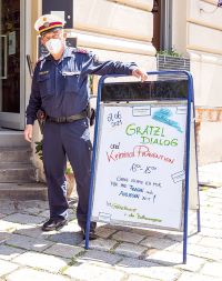 Das &bdquo;Dialog-Cafe&ldquo; findet einmal im Monat in unterschiedlichen Lokalen statt.