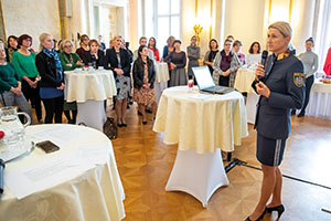 Netzwerktreffen wie das &bdquo;Modena-Treffen&ldquo; dienen dem Informationsaustausch zu frauenrelevanten Themen.