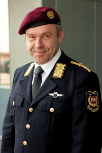 EKO-Cobra-Leiter BerEKO-Cobra-Leiter Bernhard Treibenreif: Blaue Cobra-Uniform 2002 bis 2005.nhard Treibenreif: Blaue Cobra