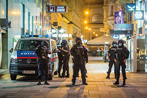 Projekt &bdquo;SafeCi&ldquo;: Handlungsempfehlungen zum Schutz &ouml;ffentlicher R&auml;ume vor terroristischen Anschl&auml;gen.