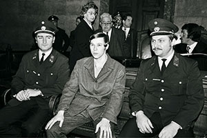 Strafprozess gegen den Stein-Ausbrecher und Geiselnehmer Alfred Nejedly im Oktober 1972 in Wien: Verurteilung zu 16 Jahren schweren Kerkers.